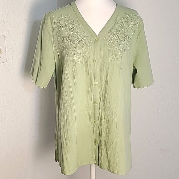 Essentials by Maggie Light Green Short Sleeve Blouse with Embroidery, Size 14/16 - Picture 1 of 9